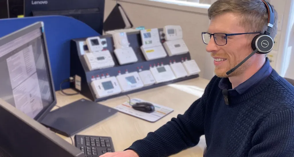 Drayton and Wiser customer service and technical support teams are available 7 days a week